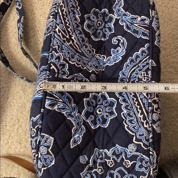 Vera Bradley Quilted Glenna Blue Bandana Pattern Crossbody/Shoulder Bag - Picture 11 of 16